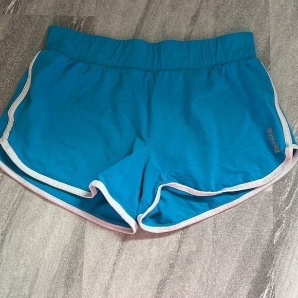 Light blue hot shorts 3” Reebok size medium - Picture 11 of 11